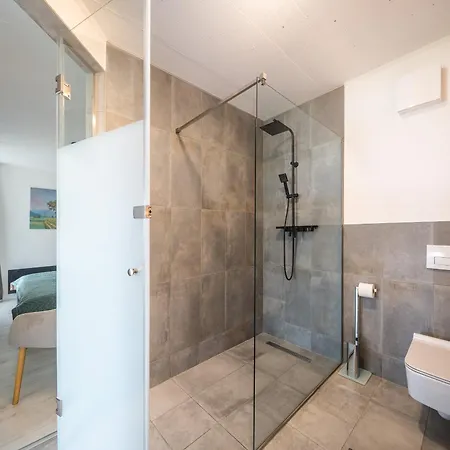 Akvarell Apartmanhaz