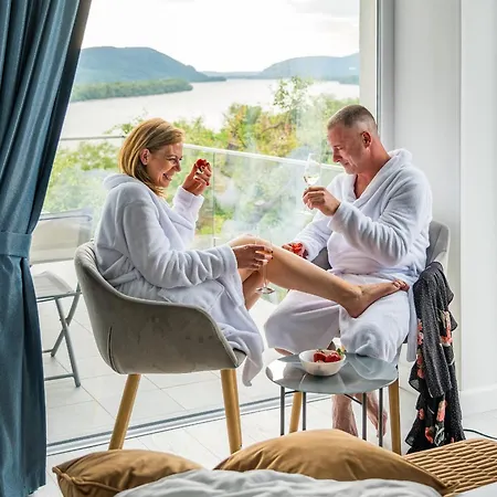 Akvarell Apartmanhaz * Zebegeny