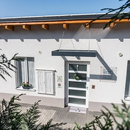 Akvarell Apartmanhaz Apartment *