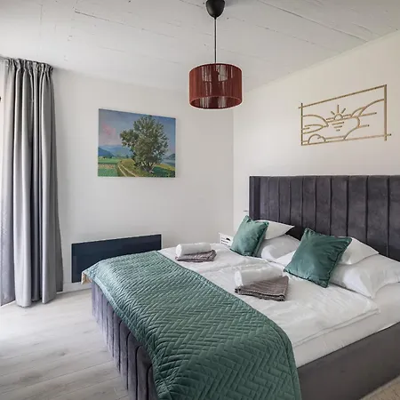 Akvarell Apartmanhaz Apartament