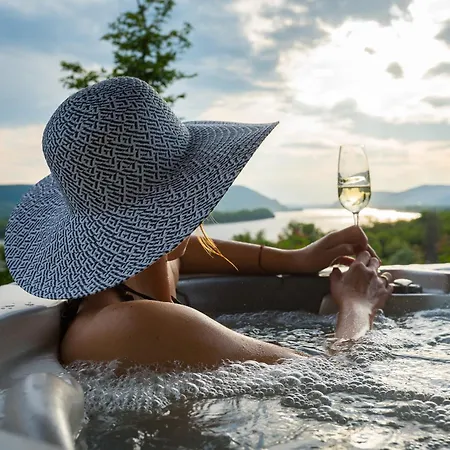 Akvarell Apartmanhaz