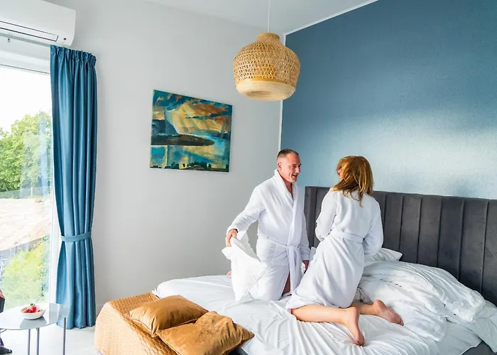 Akvarell Apartmanhaz *