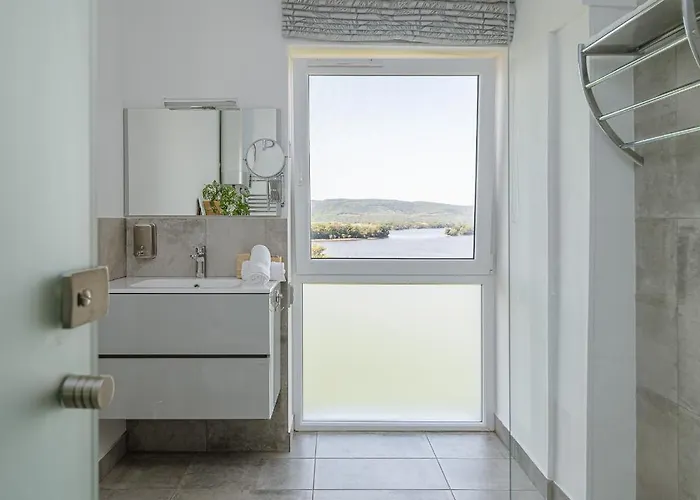 Akvarell Apartmanhaz Apartment Zebegeny
