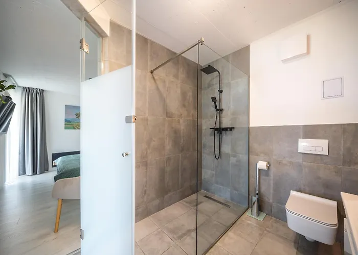 Akvarell Apartmanhaz