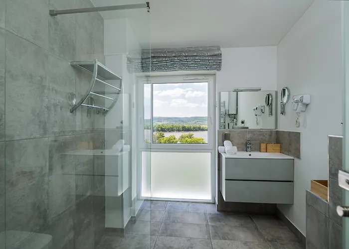 Akvarell Apartmanhaz * Zebegeny