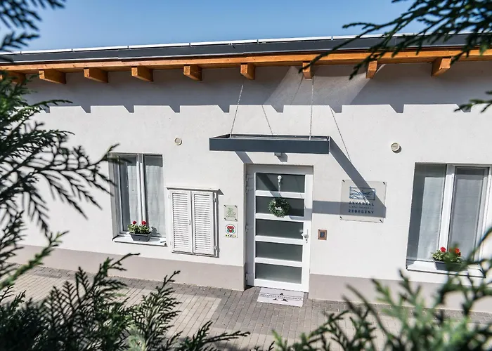 Akvarell Apartmanhaz Apartment *