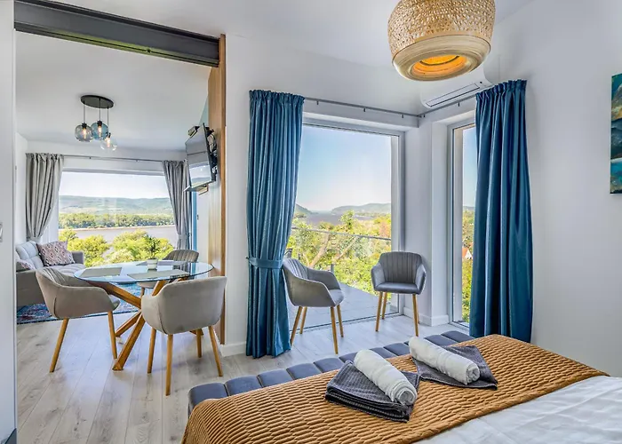 Akvarell Apartmanhaz Apartment *